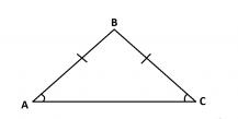 Como descobrir o ângulo de um triângulo